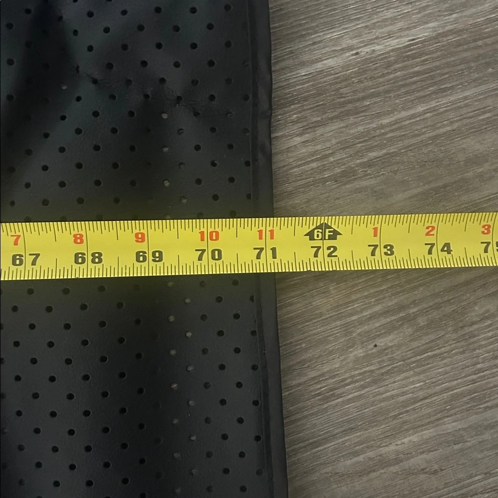 53 by 69 grounding mat with plug